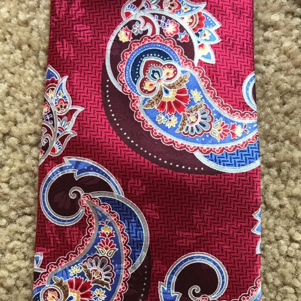 Geoffrey Beene Paisley SILK TIE - Picture 11 of 11